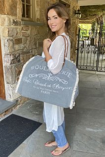Lisa Robertson feet photo thumbnail