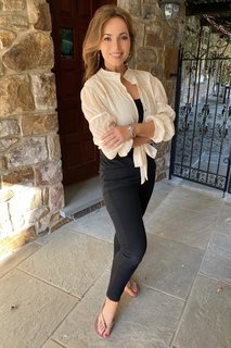 Lisa Robertson feet photo thumbnail