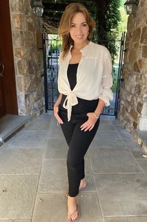 Lisa Robertson feet photo thumbnail