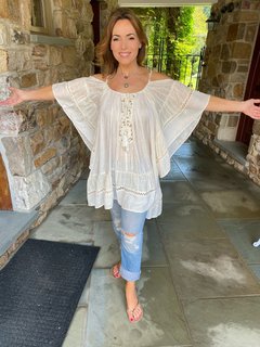 Lisa Robertson feet photo thumbnail