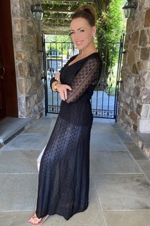 Lisa Robertson feet photo thumbnail