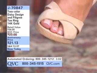 Lisa Robertson feet photo thumbnail
