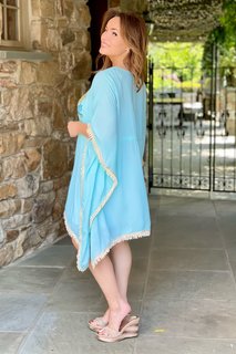 Lisa Robertson feet photo thumbnail