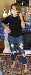 Lisa Robertson feet photo thumbnail