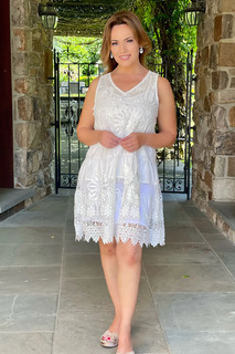 Lisa Robertson feet photo thumbnail