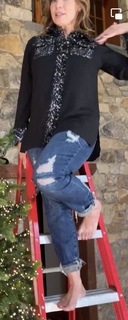 Lisa Robertson feet photo thumbnail