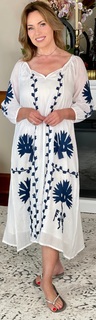 Lisa Robertson feet photo thumbnail