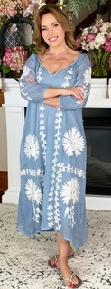 Lisa Robertson feet photo thumbnail