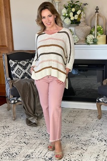 Lisa Robertson feet photo thumbnail