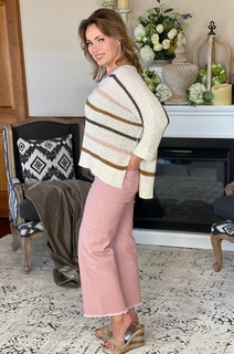 Lisa Robertson feet photo thumbnail