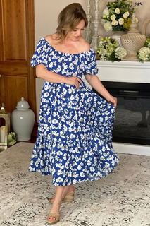 Lisa Robertson feet photo thumbnail