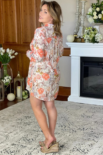 Lisa Robertson feet photo thumbnail