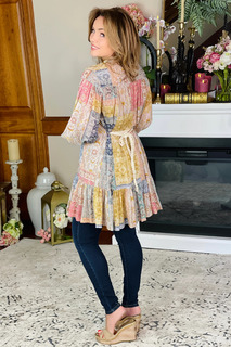 Lisa Robertson feet photo thumbnail
