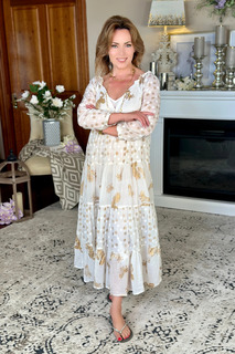 Lisa Robertson feet photo thumbnail
