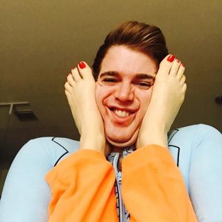 Lisa Schwartz feet photo thumbnail