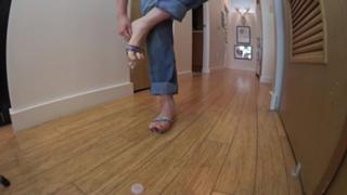 Lisa Schwartz feet photo thumbnail