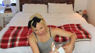 Lisa Schwartz feet photo thumbnail