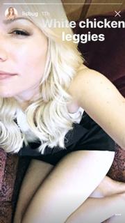 Lisa Schwartz feet photo thumbnail