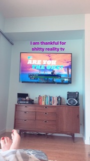 Lisa Schwartz feet photo thumbnail