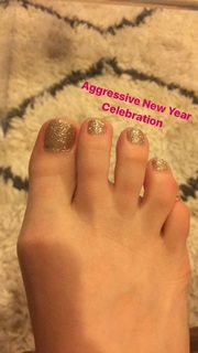 Lisa Schwartz feet photo thumbnail