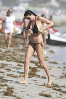 Lisa Snowdon feet photo thumbnail