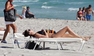 Lisa Snowdon feet photo thumbnail