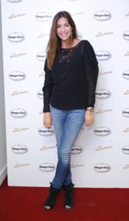 Lisa Snowdon feet photo thumbnail