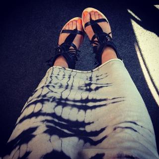 Lisa Snowdon feet photo thumbnail