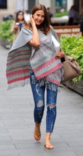 Lisa Snowdon feet photo thumbnail