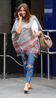 Lisa Snowdon feet photo thumbnail
