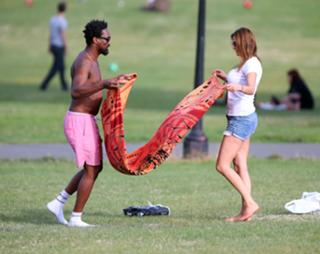Lisa Snowdon feet photo thumbnail