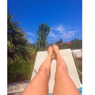 Lisa Snowdon feet photo thumbnail