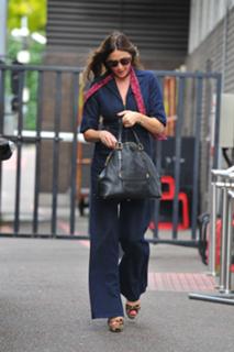 Lisa Snowdon feet photo thumbnail