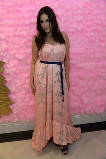 Lisa Snowdon feet photo thumbnail