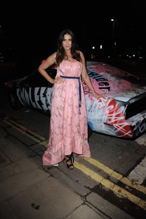 Lisa Snowdon feet photo thumbnail