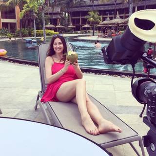 Lisa Snowdon feet photo thumbnail