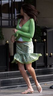 Lisa Snowdon feet photo thumbnail