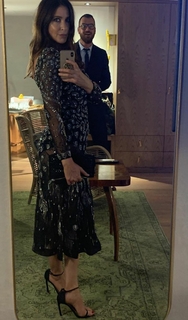 Lisa Snowdon feet photo thumbnail