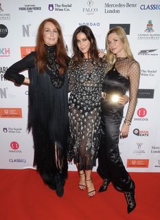 Lisa Snowdon feet photo thumbnail
