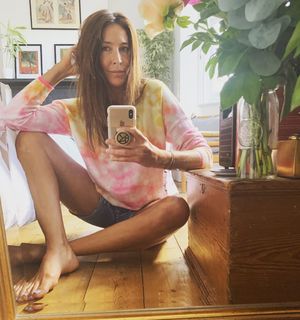 Lisa Snowdon feet photo thumbnail