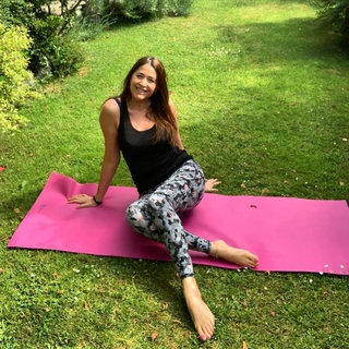 Lisa Snowdon feet photo thumbnail