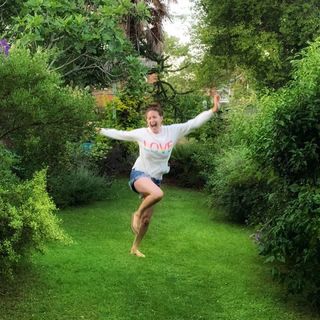 Lisa Snowdon feet photo thumbnail