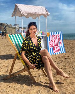 Lisa Snowdon feet photo thumbnail