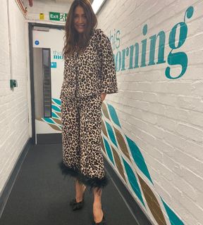 Lisa Snowdon feet photo thumbnail