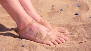 Lisa Snowdon feet photo thumbnail