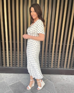 Lisa Snowdon feet photo thumbnail