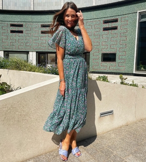 Lisa Snowdon feet photo thumbnail