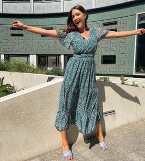 Lisa Snowdon feet photo thumbnail
