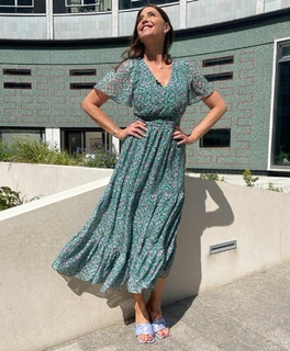 Lisa Snowdon feet photo thumbnail