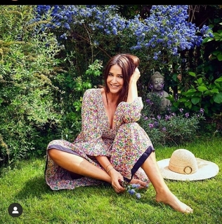 Lisa Snowdon feet photo thumbnail
